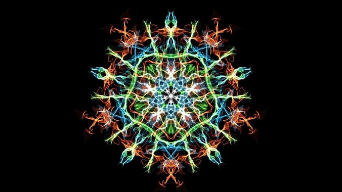 《西西里美丽传说》女主角，在当时打扮这么高调，不觉得带给自己很多不便吗？如何理解她的心态？